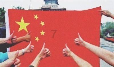 晋中战役,二营正激战,老乡挑着水往前冲,含泪说的话成战斗动员