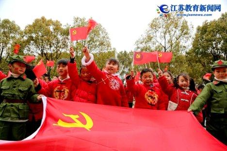 救援秀气的男孩