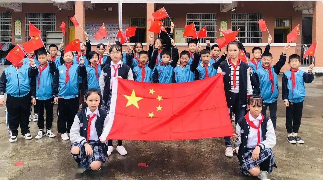 “小马云”惨遭解雇:这个农村孩子的摧毁,究竟是谁之过?