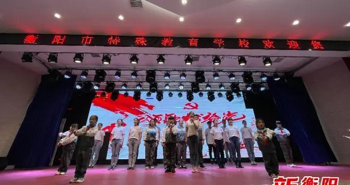 舟自横蕴含着诗人怎样的情感游戏画面
