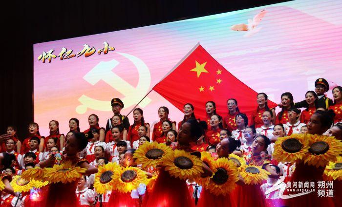 蓝色无袖针织上衣搭配紧身牛仔裤,时尚又减龄,你觉得怎么样?-专业问答网站