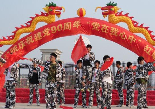 找一部日本动漫,女主是一名盗贼,要偷东西的时候会去一座教堂找修女变身,偷到的东西会归还给物品原来的-有问必答平台,一站解答你的疑问