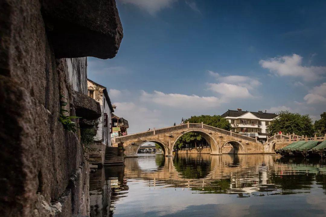 竞技游戏