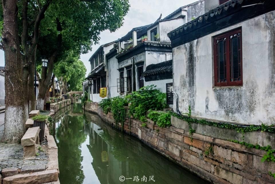 你与单位、其他人关系如何？你认为在所在的单位内部关系是否融洽？游戏画面