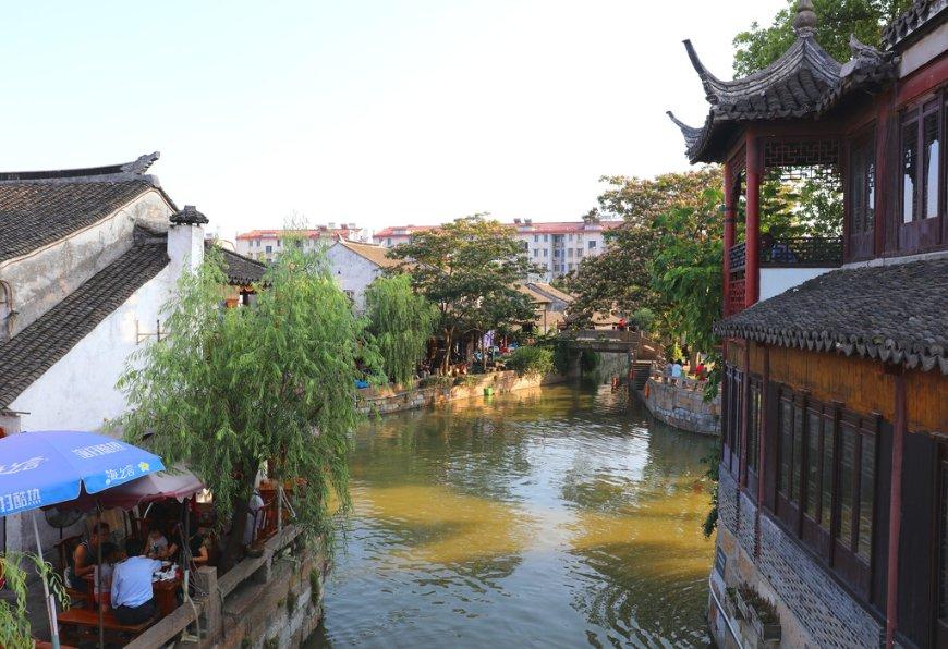 逃出安逸小乡村